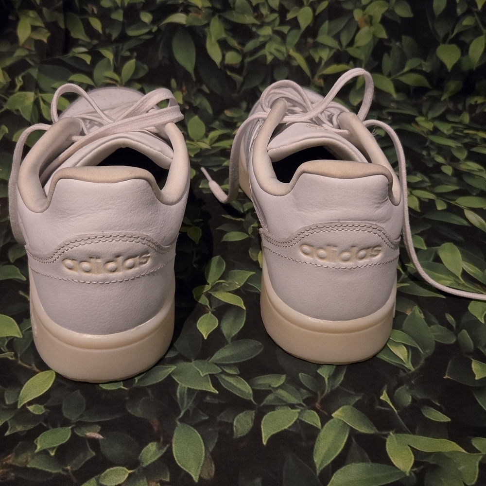 Adidad Cloudfoam White Sneakers - Picture 4 of 6